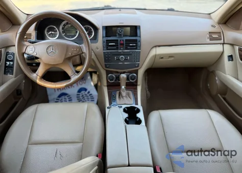 2008 Mercedes-Benz C 300 4Matic z USA, uszkodzony, nr VIN WDDGF81X98F044942